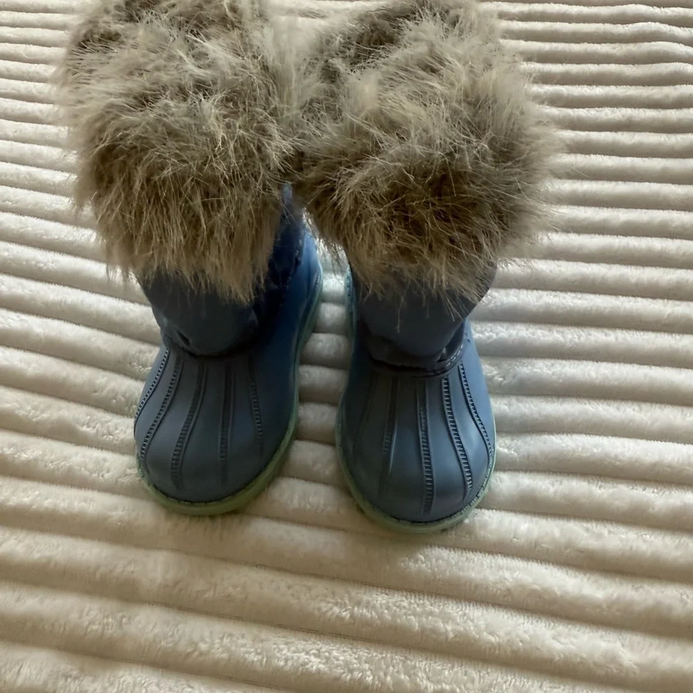 L.L. Bean Light Blue Snow Boots with Fur Trim